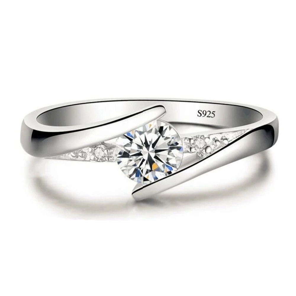 😁Elegant Sterlimg Silver Ring with Crystal Zirconia Stones,Sizes Availabe 6,7,8